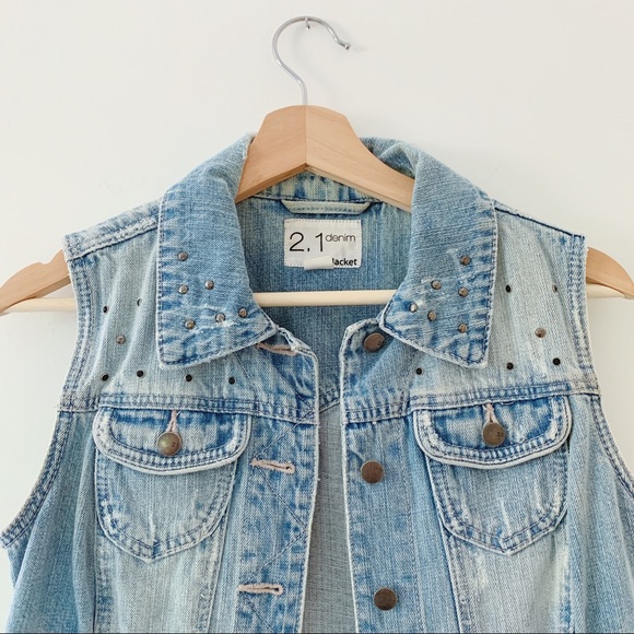 F21↠Studded Denim Vest - Picture 4 of 6